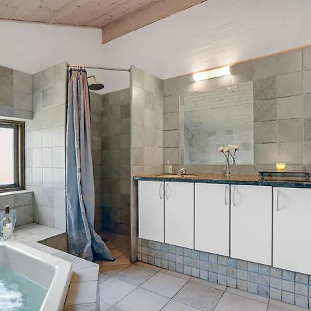 Beautiful In With Kitchen Blavand